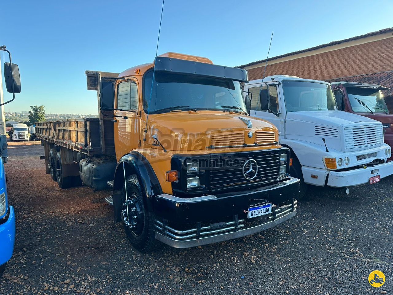 CAMINHAO MERCEDES-BENZ MB 1313 Carga Seca Truck 6x2 Reinaldo Caminhões ARARAQUARA SÃO PAULO SP